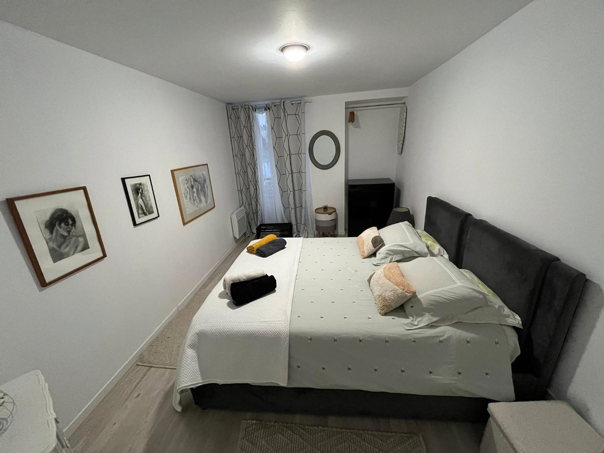 Appartement Paisible กลีชี ภายนอก รูปภาพ