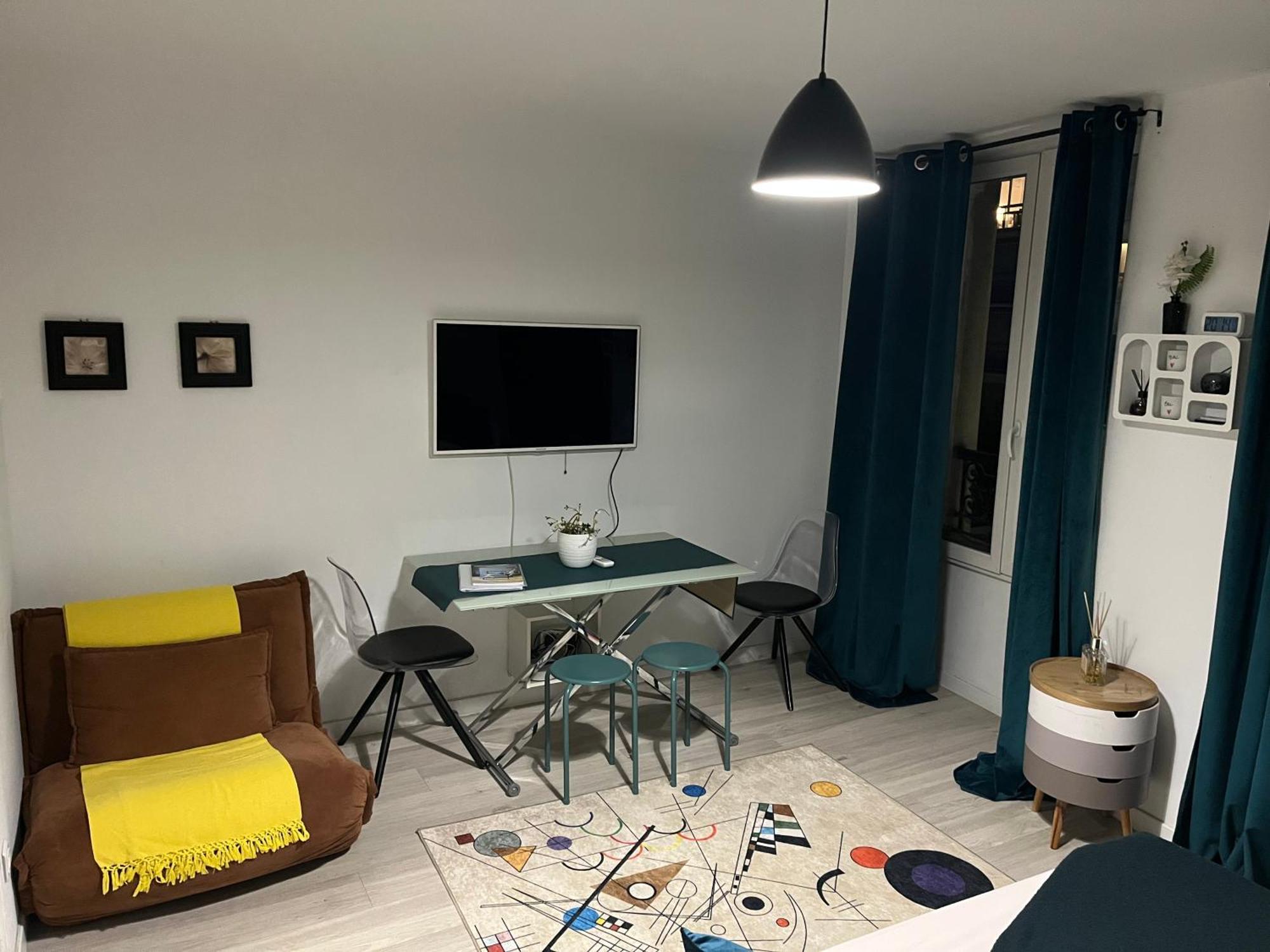 Appartement Paisible กลีชี ภายนอก รูปภาพ
